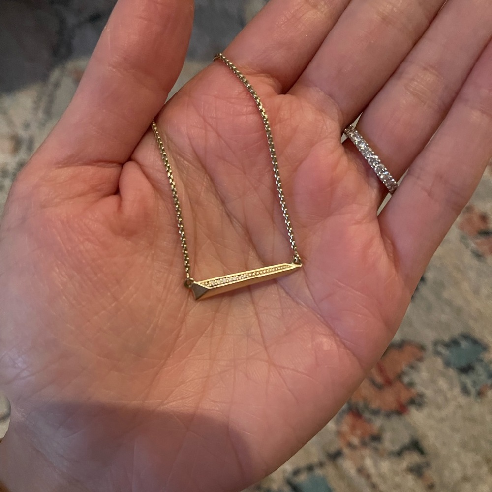 Gold Kendra Scott Necklace